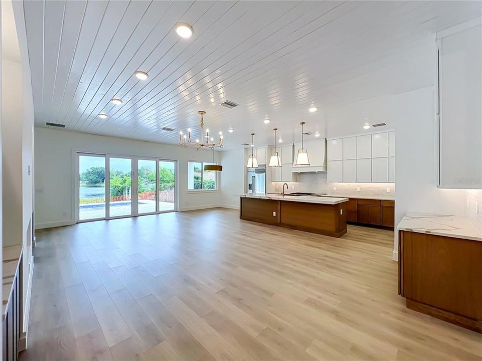 For Sale: $2,150,000 (5 beds, 4 baths, 4017 Square Feet)