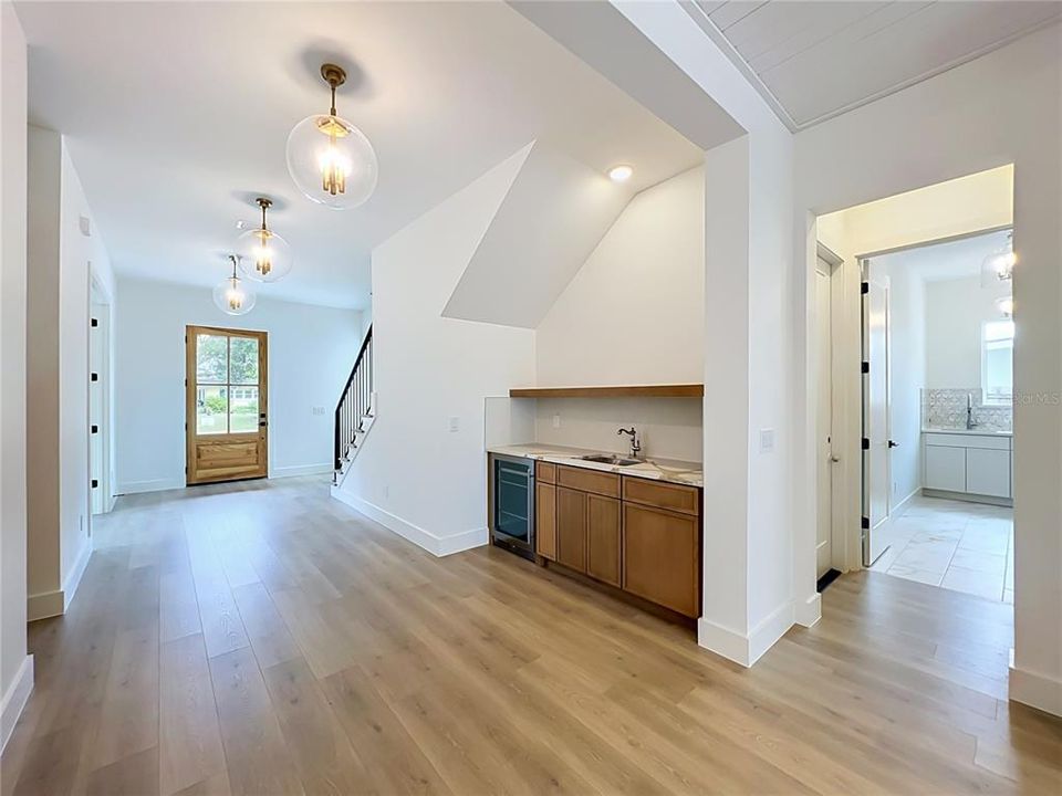 For Sale: $2,150,000 (5 beds, 4 baths, 4017 Square Feet)