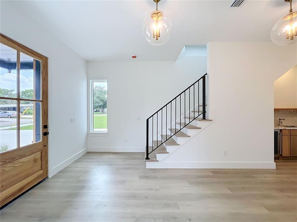 For Sale: $2,150,000 (5 beds, 4 baths, 4017 Square Feet)
