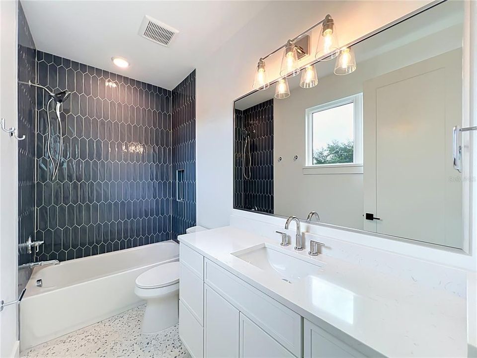 For Sale: $2,150,000 (5 beds, 4 baths, 4017 Square Feet)