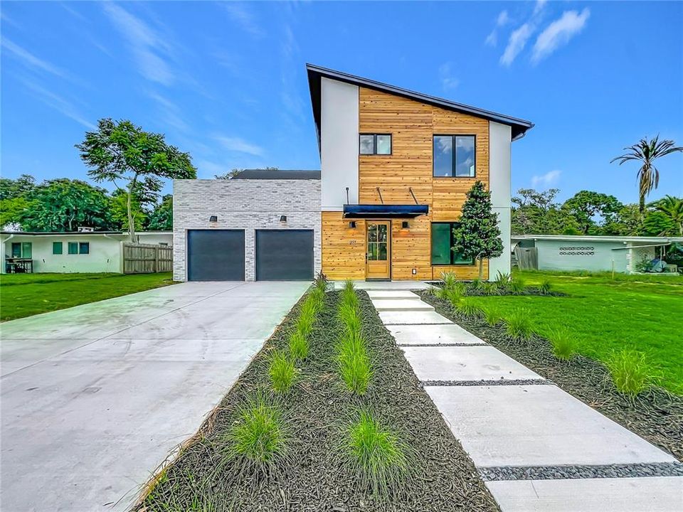 For Sale: $2,150,000 (5 beds, 4 baths, 4017 Square Feet)
