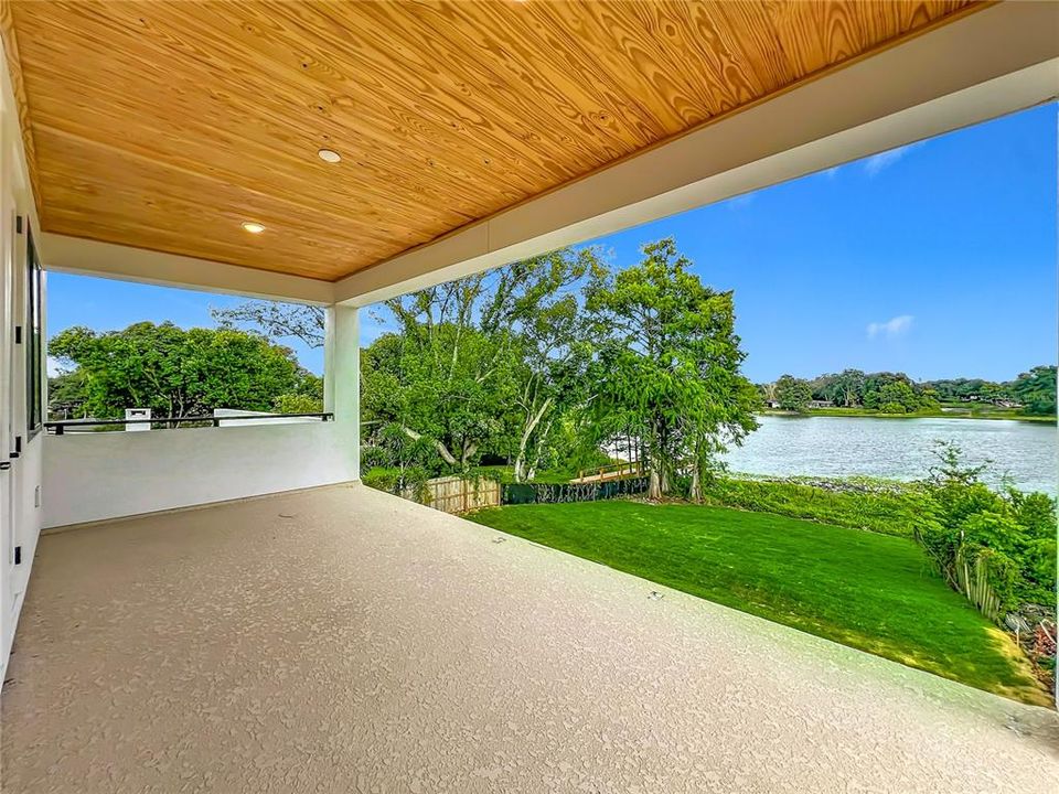 For Sale: $2,150,000 (5 beds, 4 baths, 4017 Square Feet)