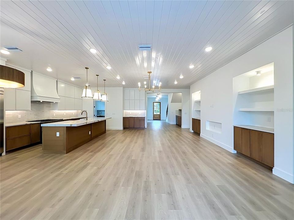 For Sale: $2,150,000 (5 beds, 4 baths, 4017 Square Feet)