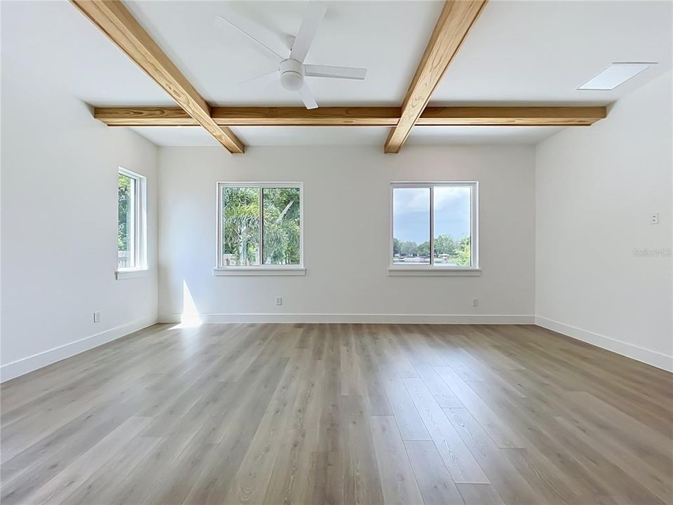 For Sale: $2,150,000 (5 beds, 4 baths, 4017 Square Feet)