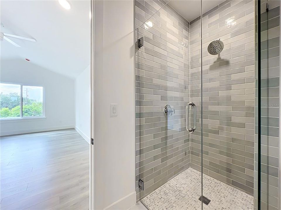 For Sale: $2,150,000 (5 beds, 4 baths, 4017 Square Feet)