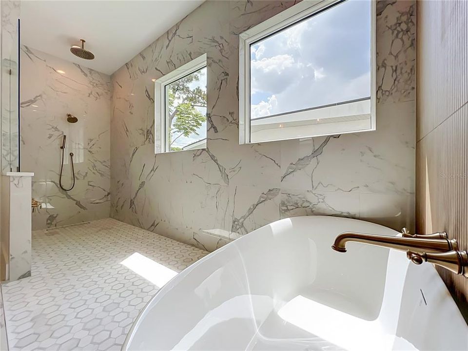 For Sale: $2,150,000 (5 beds, 4 baths, 4017 Square Feet)