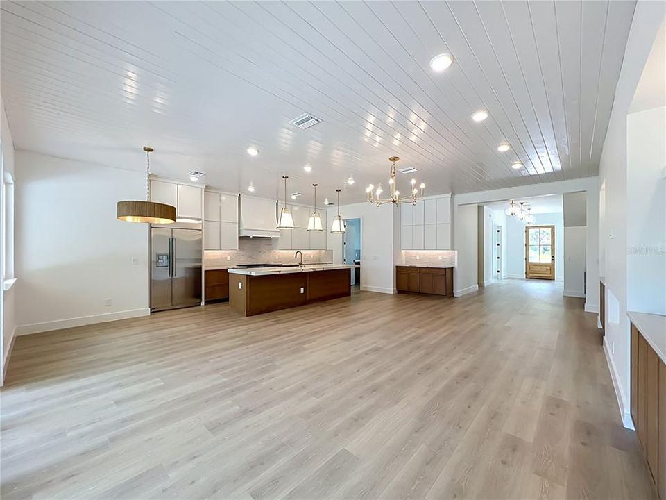 For Sale: $2,150,000 (5 beds, 4 baths, 4017 Square Feet)