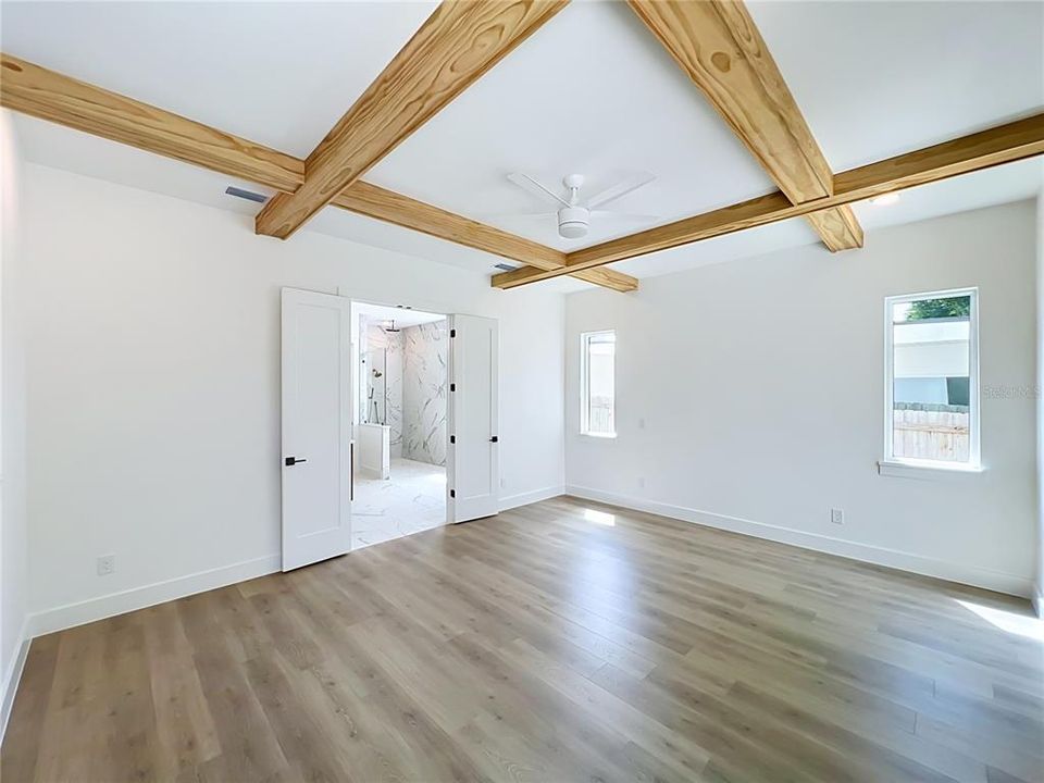 For Sale: $2,150,000 (5 beds, 4 baths, 4017 Square Feet)
