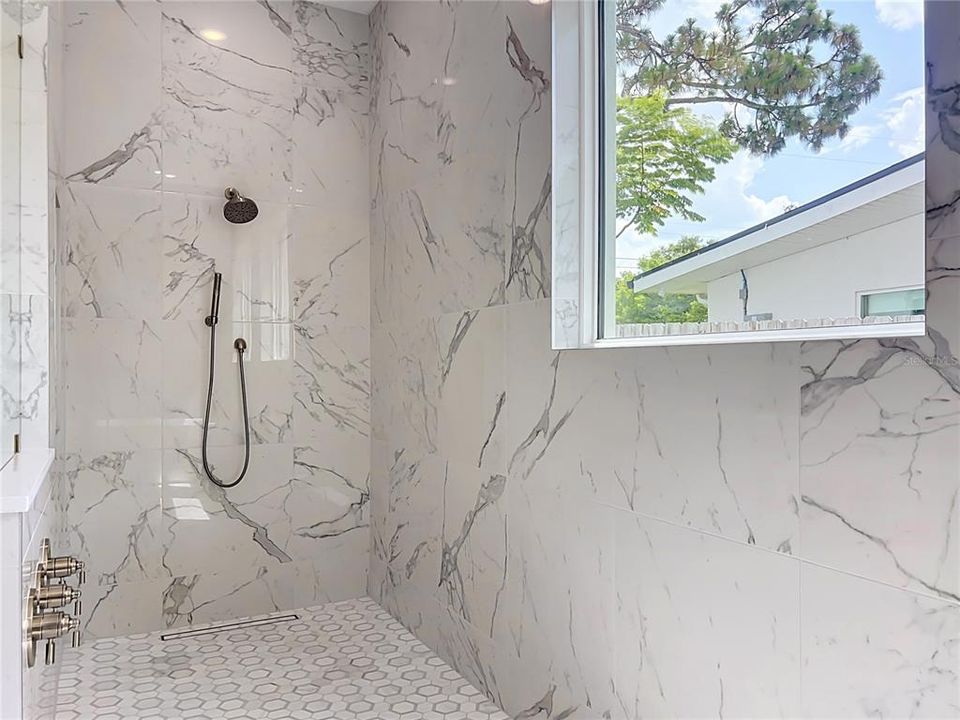 For Sale: $2,150,000 (5 beds, 4 baths, 4017 Square Feet)