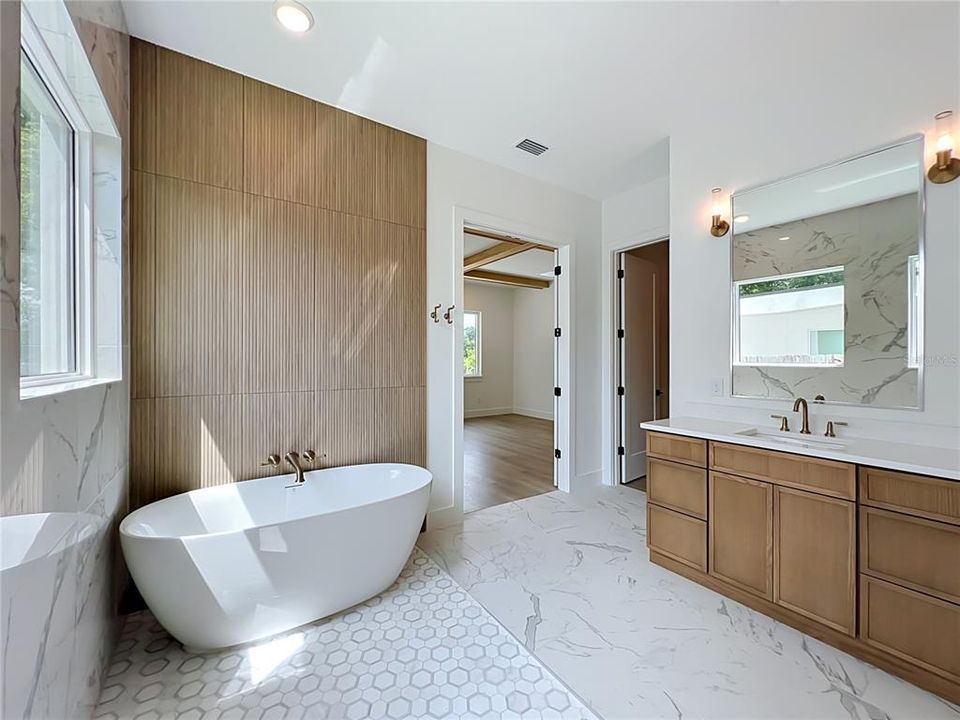 For Sale: $2,150,000 (5 beds, 4 baths, 4017 Square Feet)