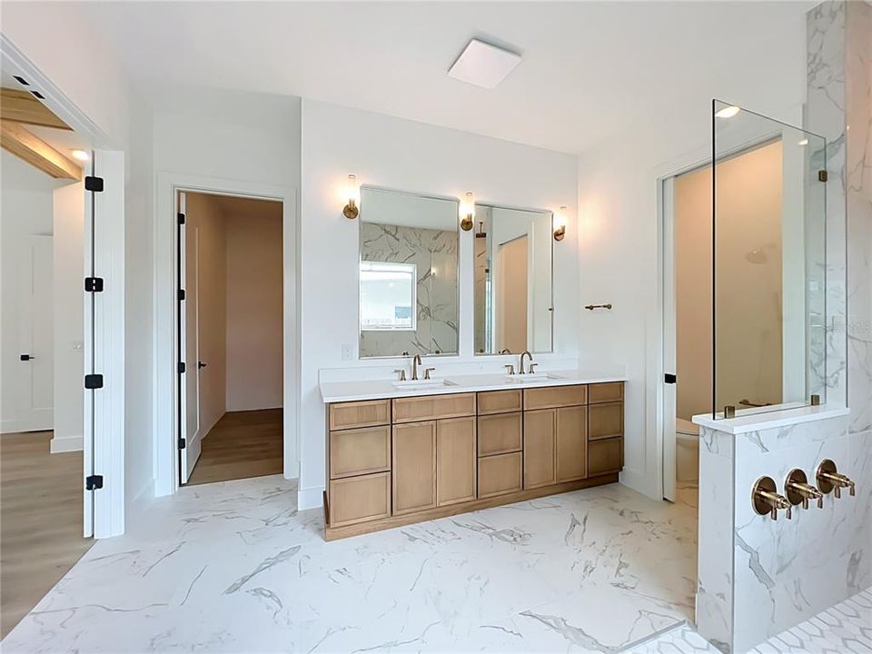 For Sale: $2,150,000 (5 beds, 4 baths, 4017 Square Feet)
