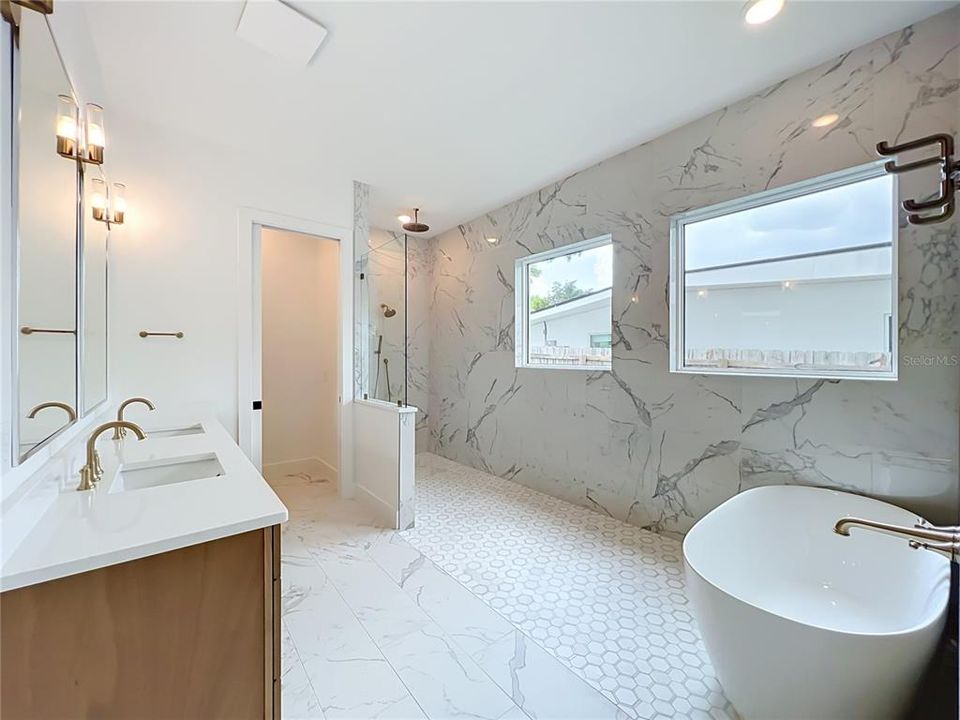 For Sale: $2,150,000 (5 beds, 4 baths, 4017 Square Feet)