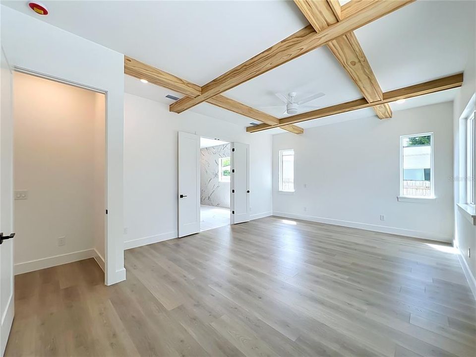 For Sale: $2,150,000 (5 beds, 4 baths, 4017 Square Feet)