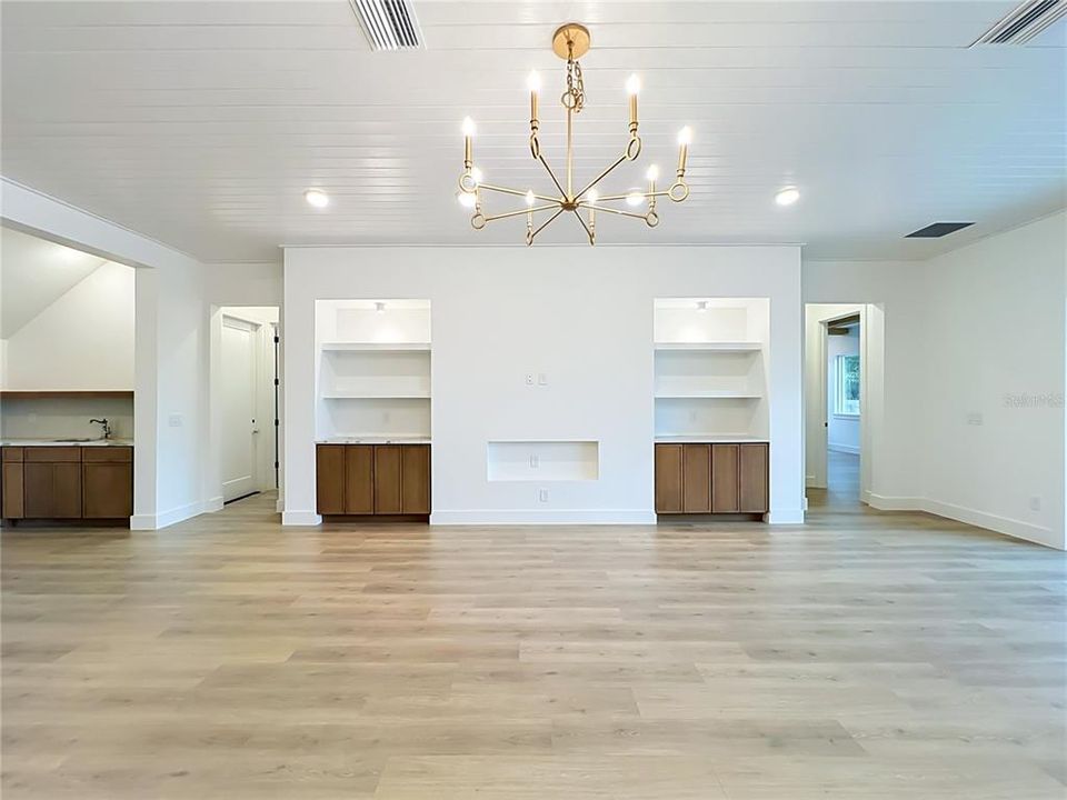 For Sale: $2,150,000 (5 beds, 4 baths, 4017 Square Feet)