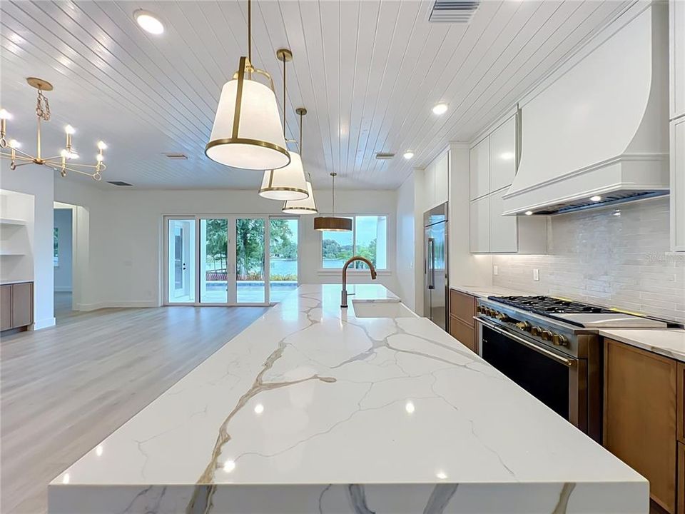 For Sale: $2,150,000 (5 beds, 4 baths, 4017 Square Feet)