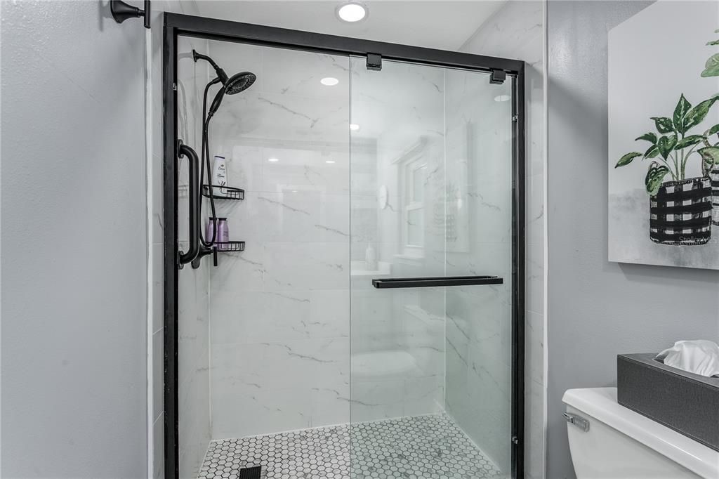 Под контрактом: $565,000 (3 спален, 2 ванн, 1902 Квадратных фут)