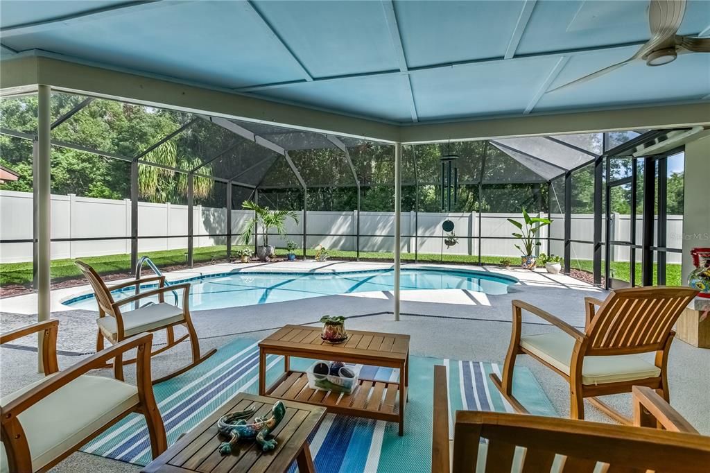 Под контрактом: $565,000 (3 спален, 2 ванн, 1902 Квадратных фут)