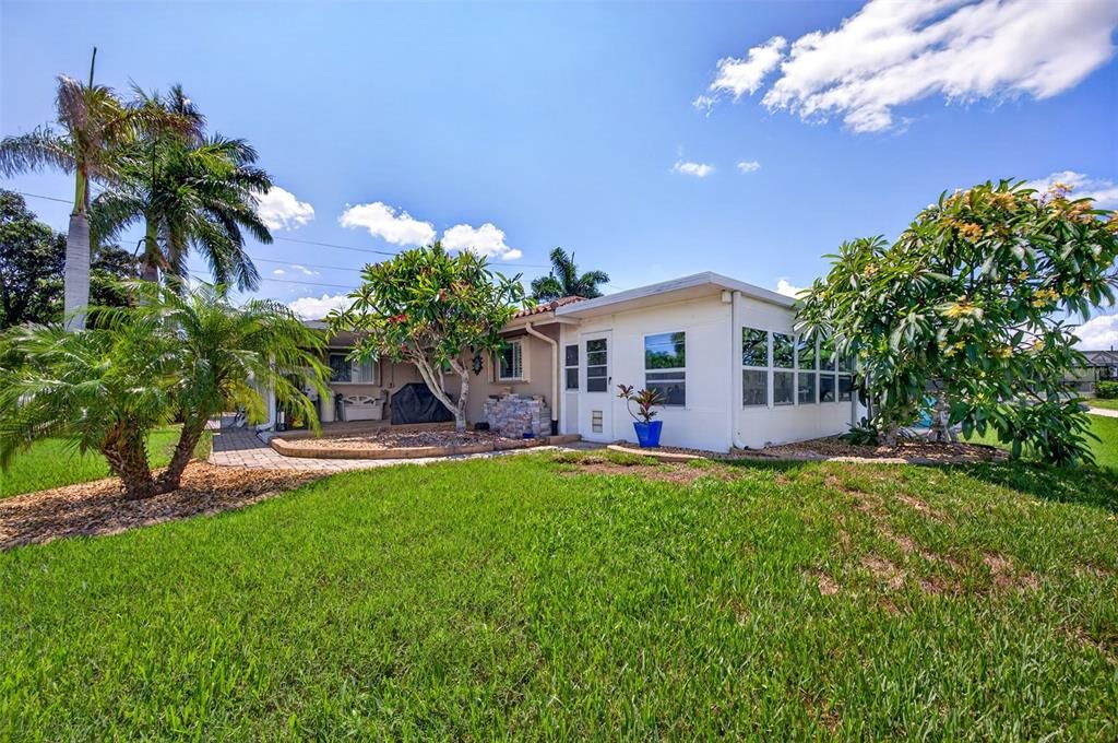 For Sale: $1,150,000 (4 beds, 2 baths, 2241 Square Feet)