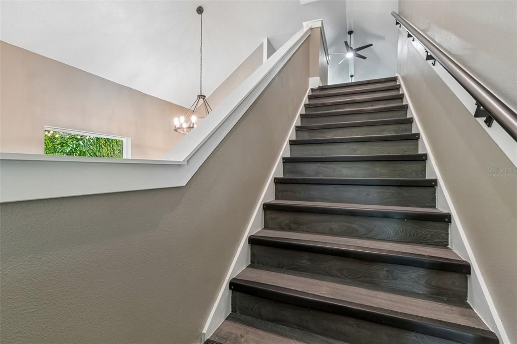 На продажу: $595,000 (3 спален, 2 ванн, 1888 Квадратных фут)