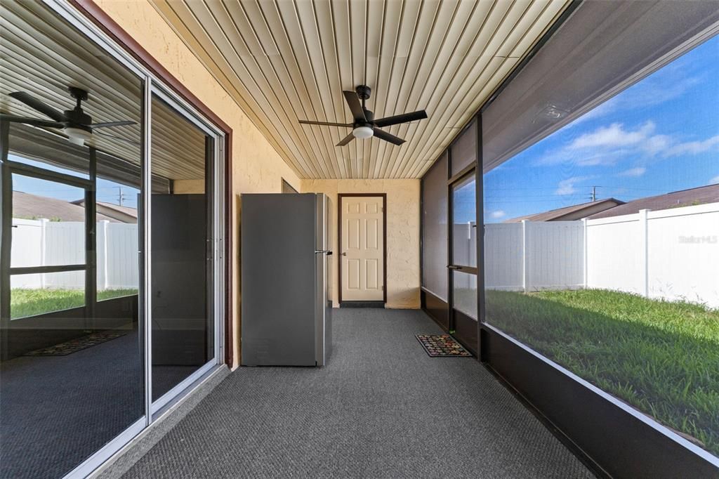 For Sale: $199,900 (2 beds, 2 baths, 962 Square Feet)