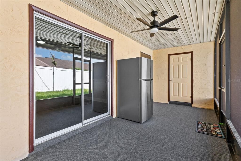 For Sale: $199,900 (2 beds, 2 baths, 962 Square Feet)
