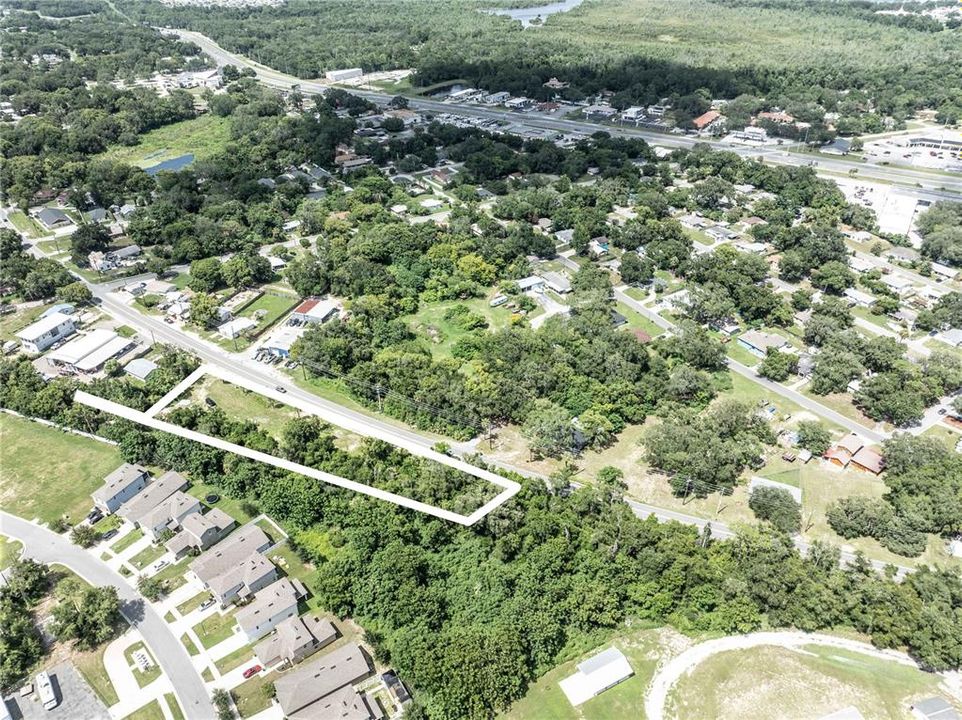 待售: $895,000 (2.16 acres)