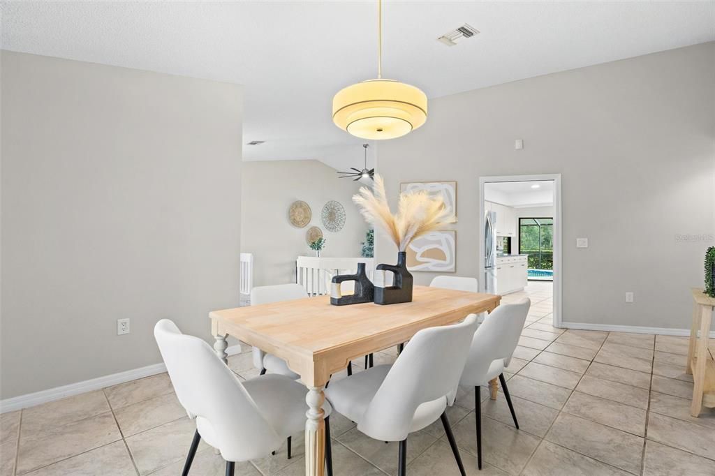 En Venta: $610,000 (3 camas, 2 baños, 2661 Pies cuadrados)