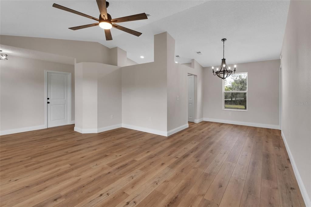 For Sale: $475,000 (3 beds, 2 baths, 1468 Square Feet)