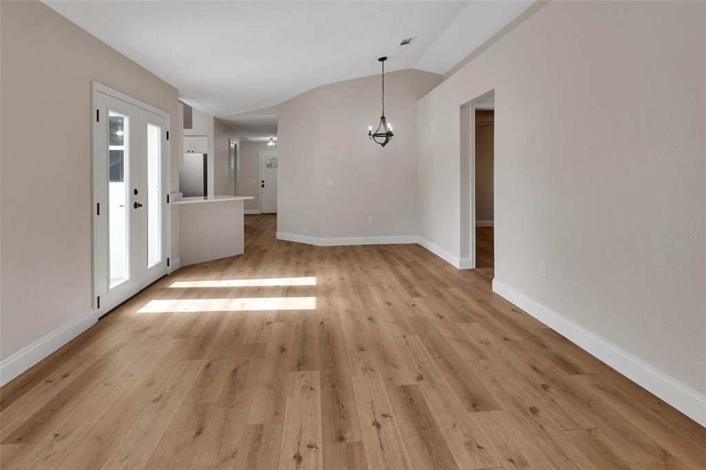 For Sale: $475,000 (3 beds, 2 baths, 1468 Square Feet)