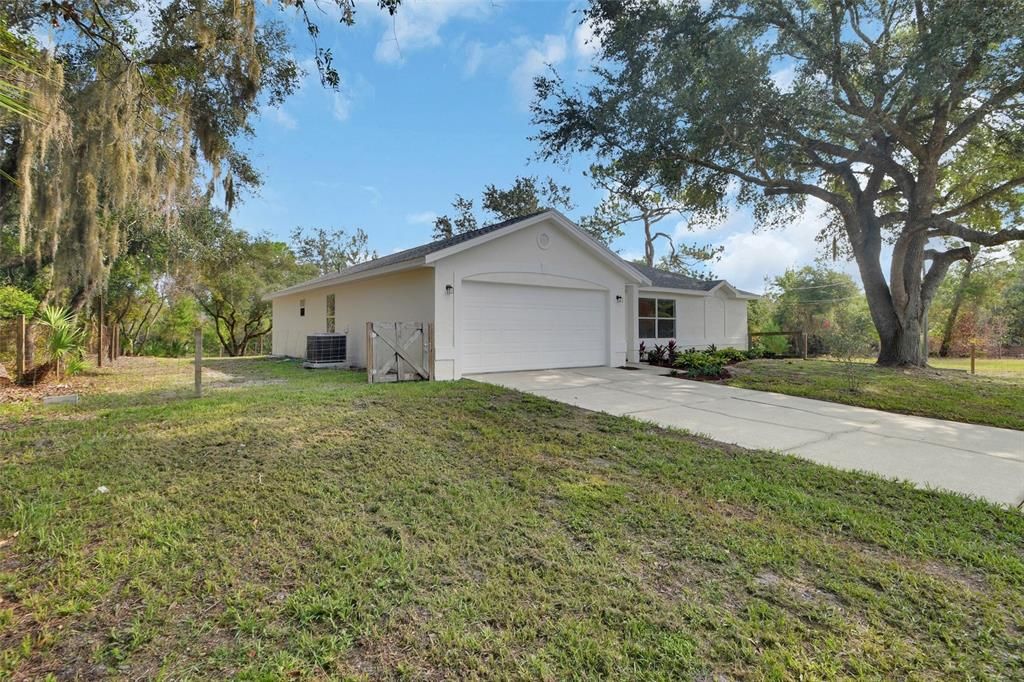 For Sale: $475,000 (3 beds, 2 baths, 1468 Square Feet)
