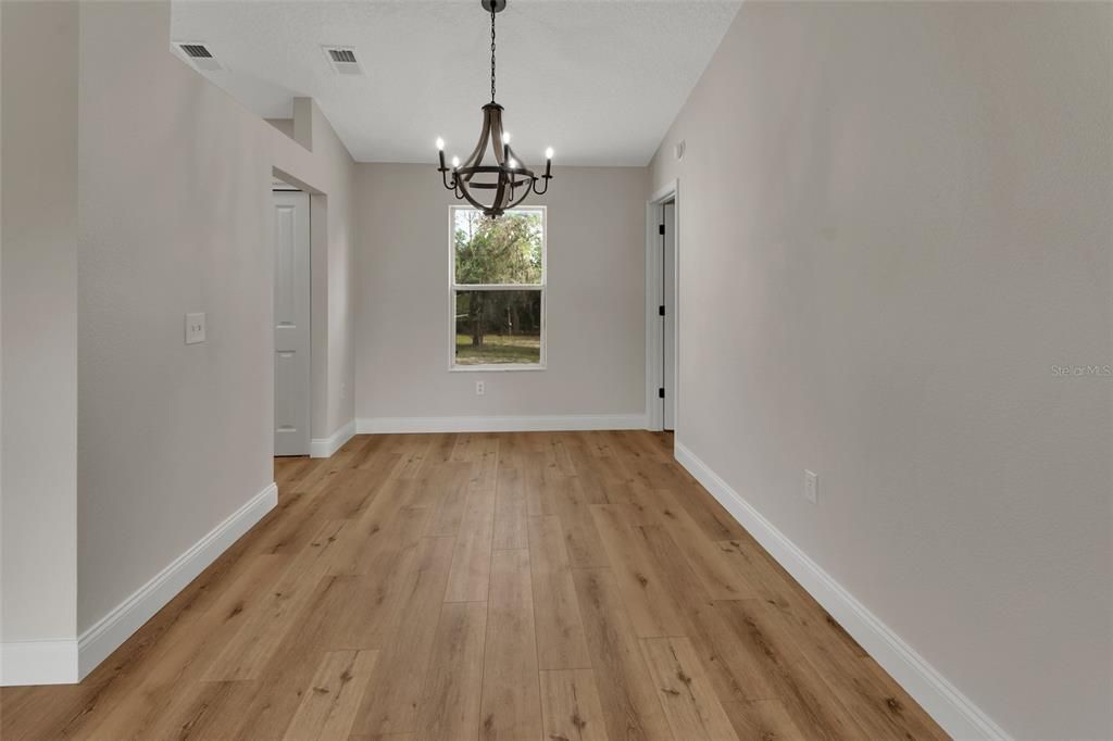For Sale: $475,000 (3 beds, 2 baths, 1468 Square Feet)