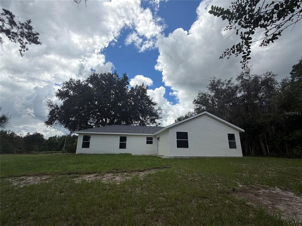 For Sale: $449,900 (3 beds, 2 baths, 1468 Square Feet)
