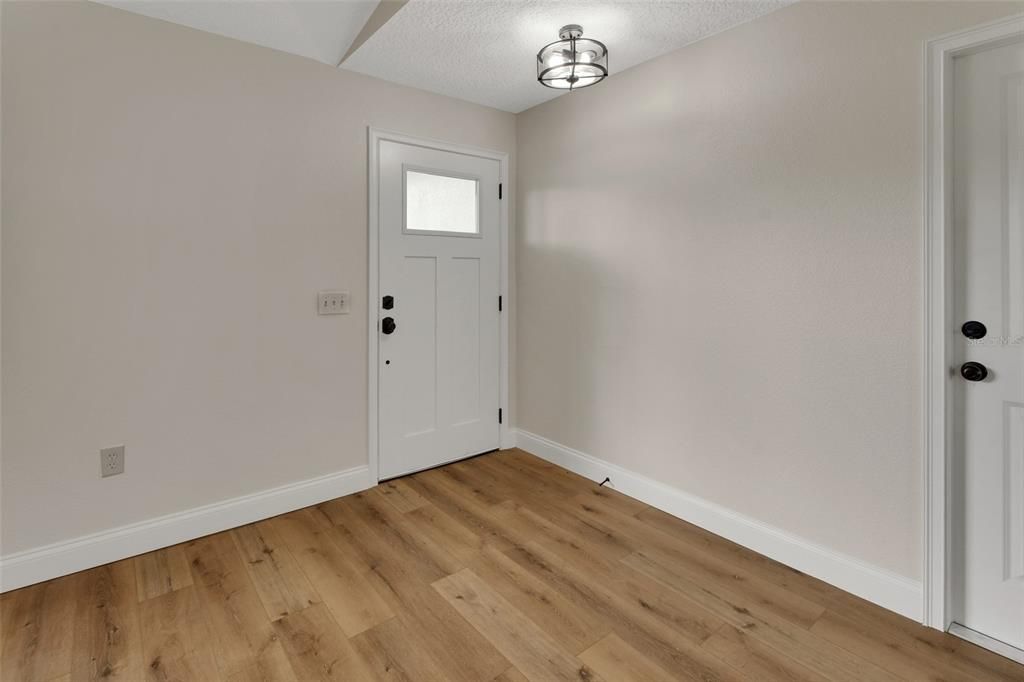For Sale: $475,000 (3 beds, 2 baths, 1468 Square Feet)
