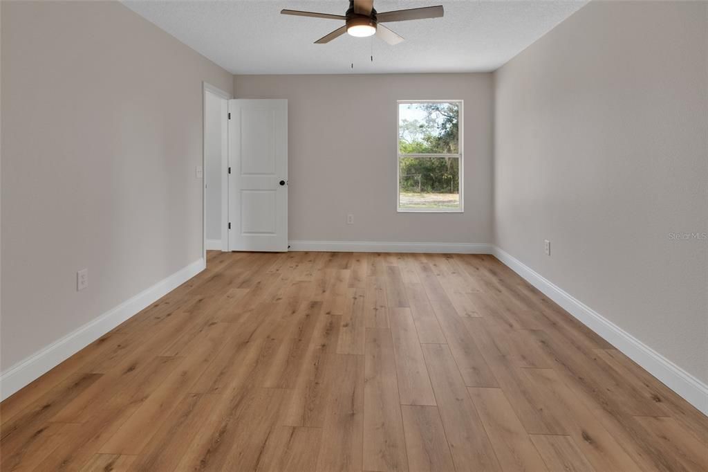 For Sale: $475,000 (3 beds, 2 baths, 1468 Square Feet)