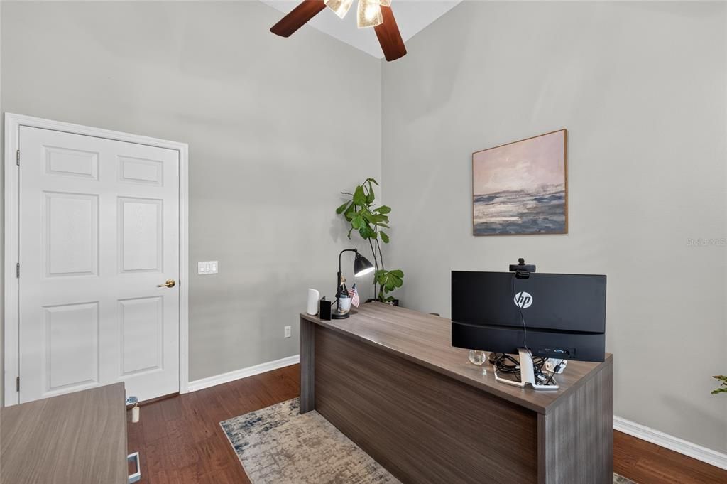 En Venta: $967,000 (4 camas, 3 baños, 2912 Pies cuadrados)