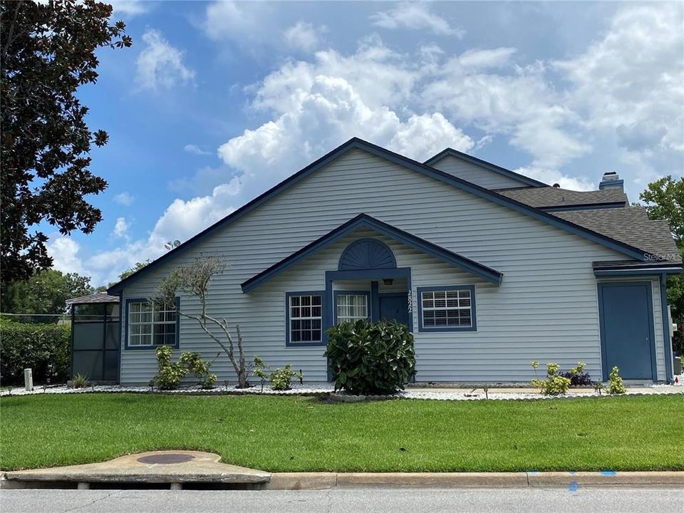 For Rent: $1,900 (2 beds, 2 baths, 1140 Square Feet)
