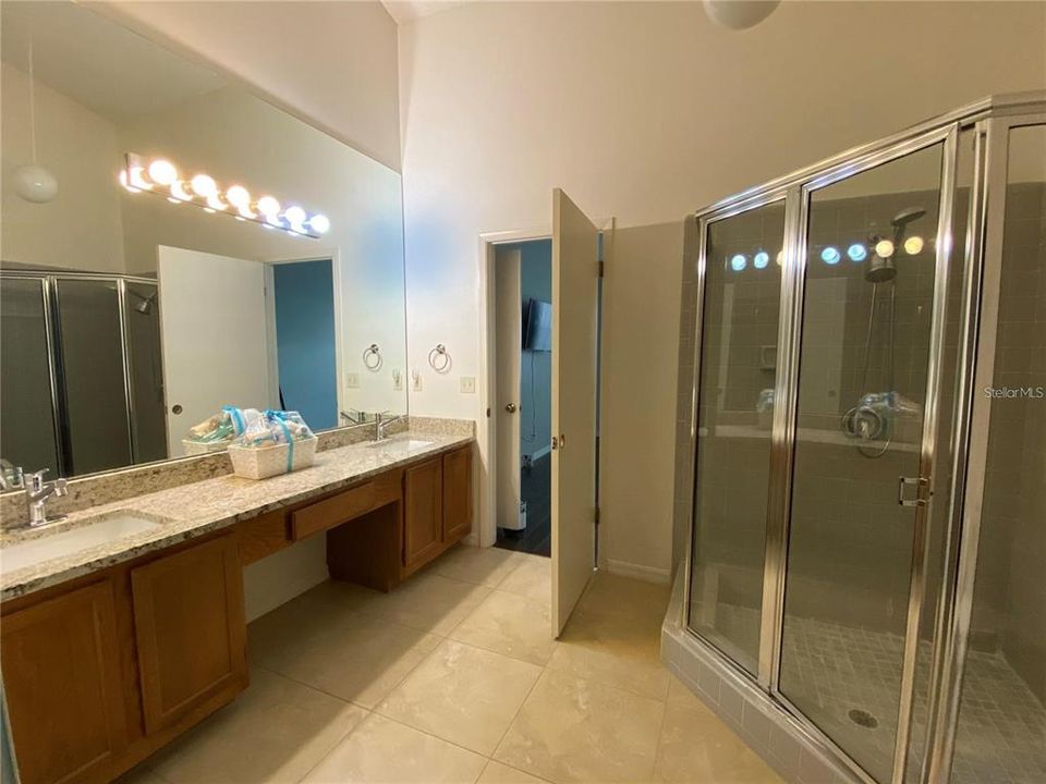 For Rent: $1,900 (2 beds, 2 baths, 1140 Square Feet)