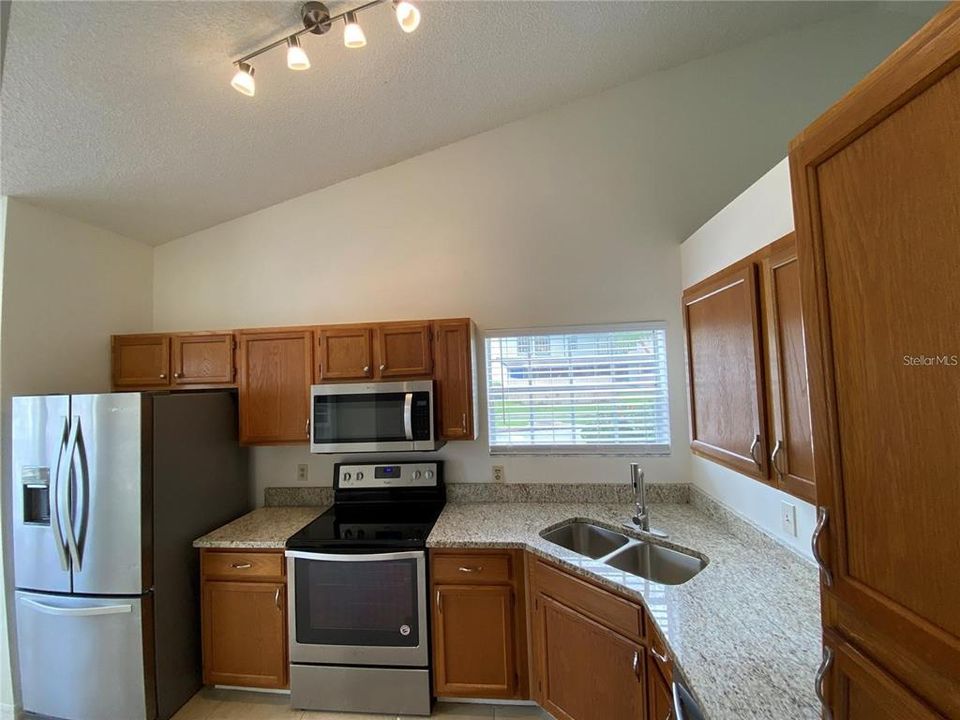 For Rent: $1,900 (2 beds, 2 baths, 1140 Square Feet)
