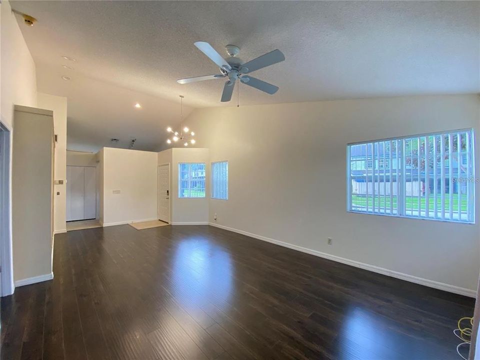For Rent: $1,900 (2 beds, 2 baths, 1140 Square Feet)