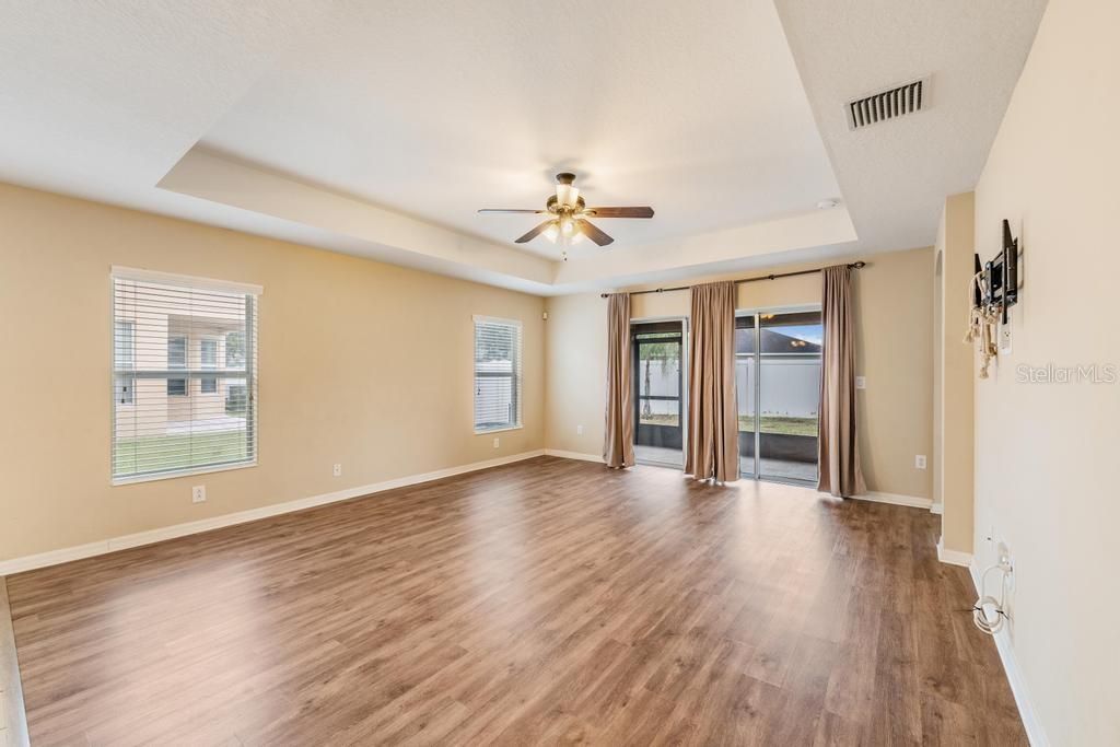 For Sale: $338,500 (3 beds, 2 baths, 1436 Square Feet)
