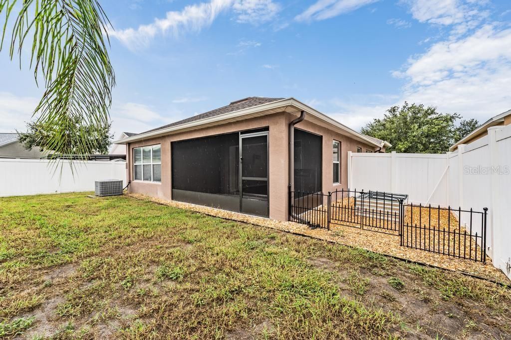 For Sale: $338,500 (3 beds, 2 baths, 1436 Square Feet)