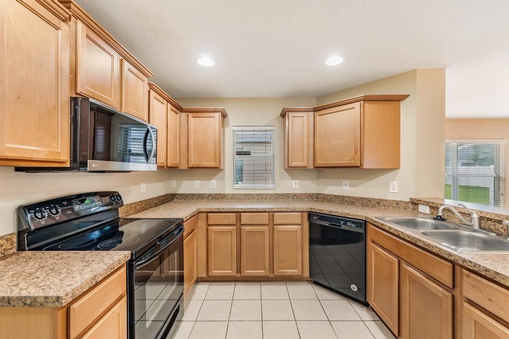 For Sale: $338,500 (3 beds, 2 baths, 1436 Square Feet)