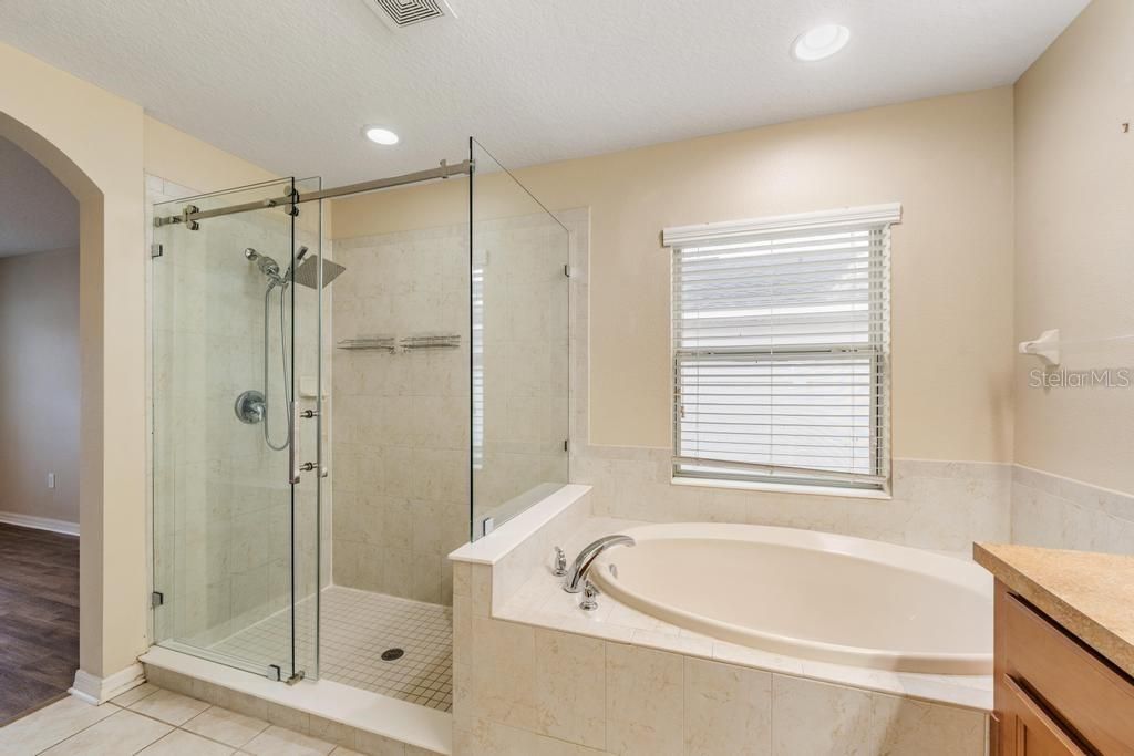 For Sale: $338,500 (3 beds, 2 baths, 1436 Square Feet)