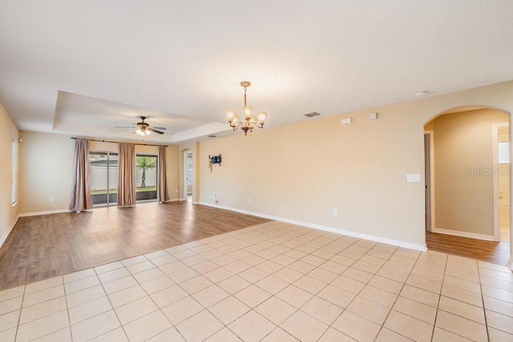 For Sale: $338,500 (3 beds, 2 baths, 1436 Square Feet)
