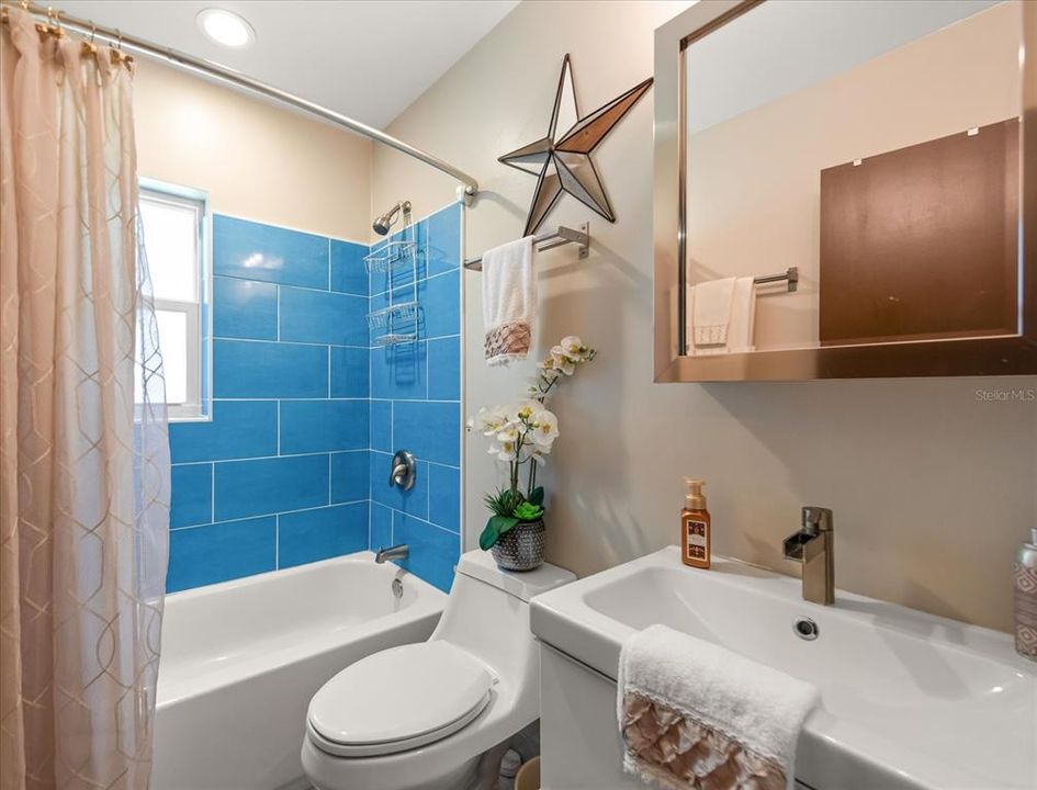 На продажу: $699,999 (4 спален, 3 ванн, 1808 Квадратных фут)