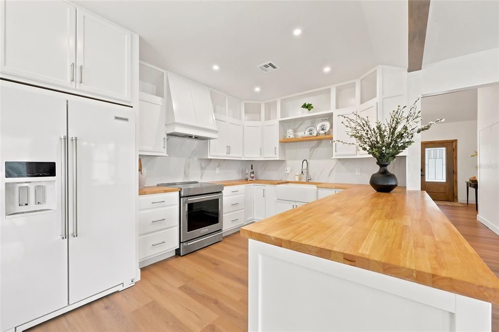 For Sale: $440,000 (3 beds, 2 baths, 1667 Square Feet)