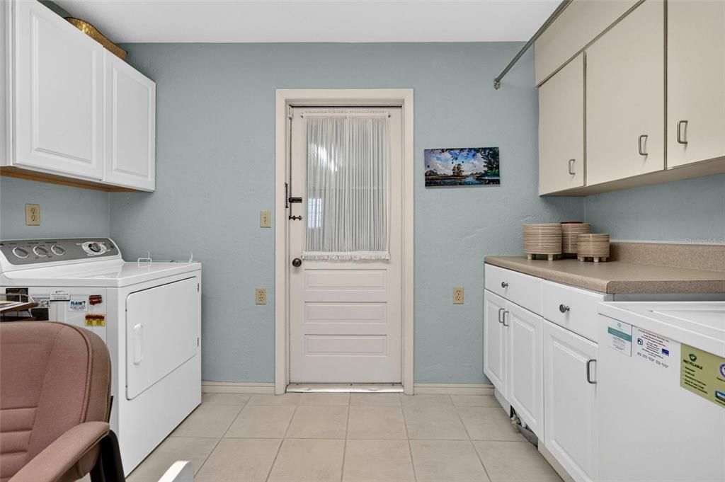 For Sale: $461,000 (3 beds, 2 baths, 2364 Square Feet)