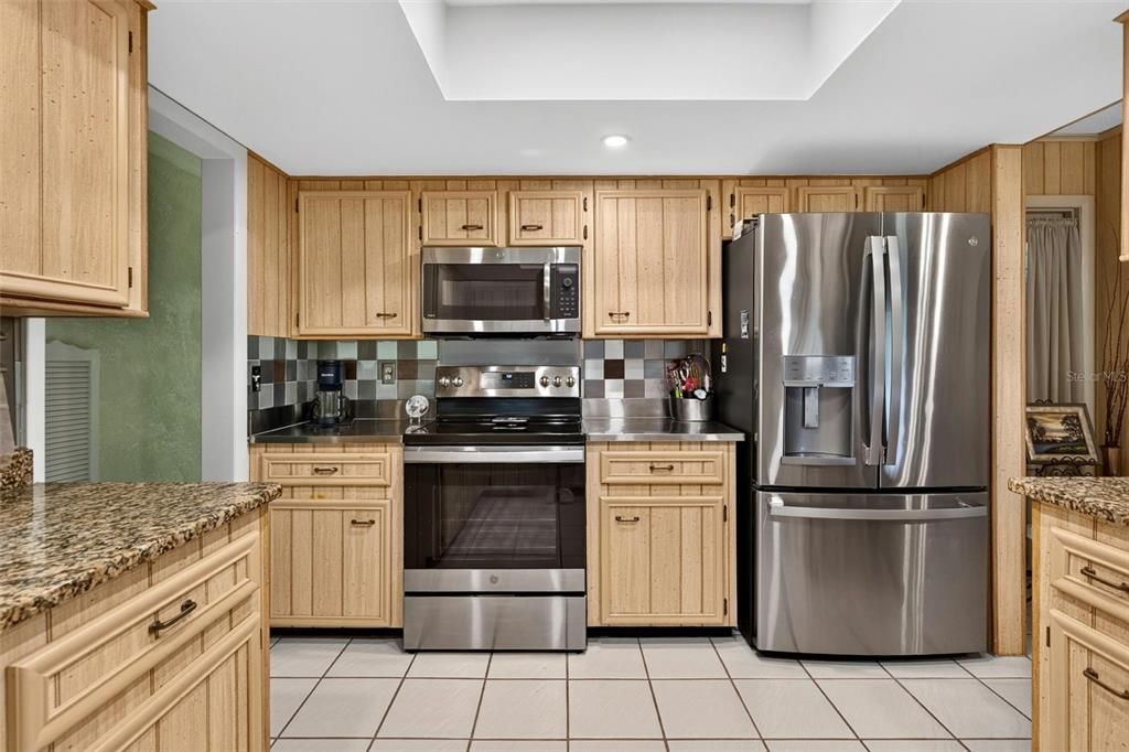 For Sale: $461,000 (3 beds, 2 baths, 2364 Square Feet)