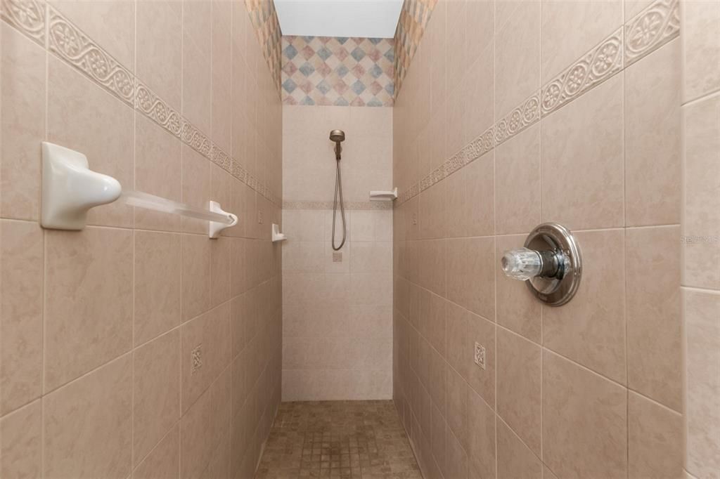 En Venta: $385,000 (3 camas, 2 baños, 1796 Pies cuadrados)