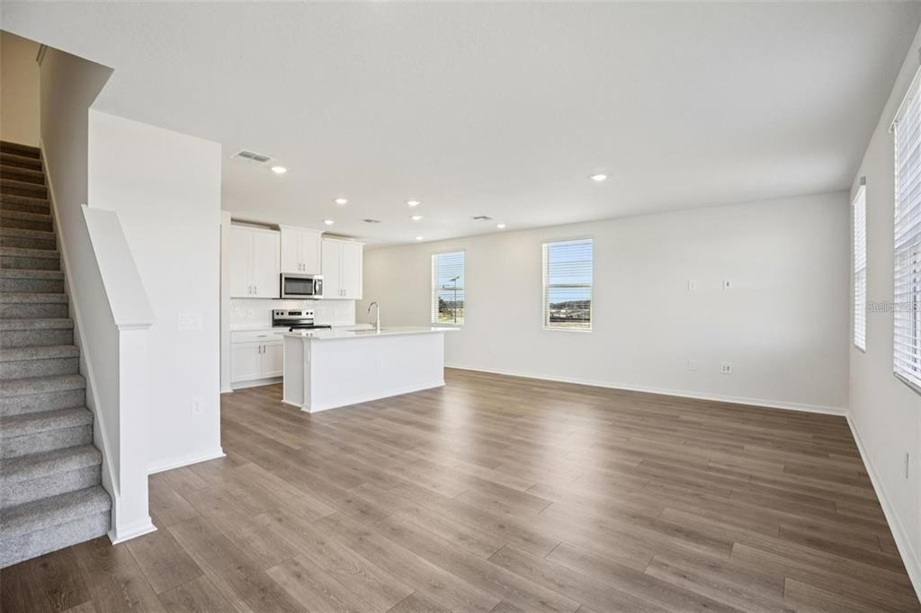 В аренду: $1,900 (3 спален, 2 ванн, 1566 Квадратных фут)